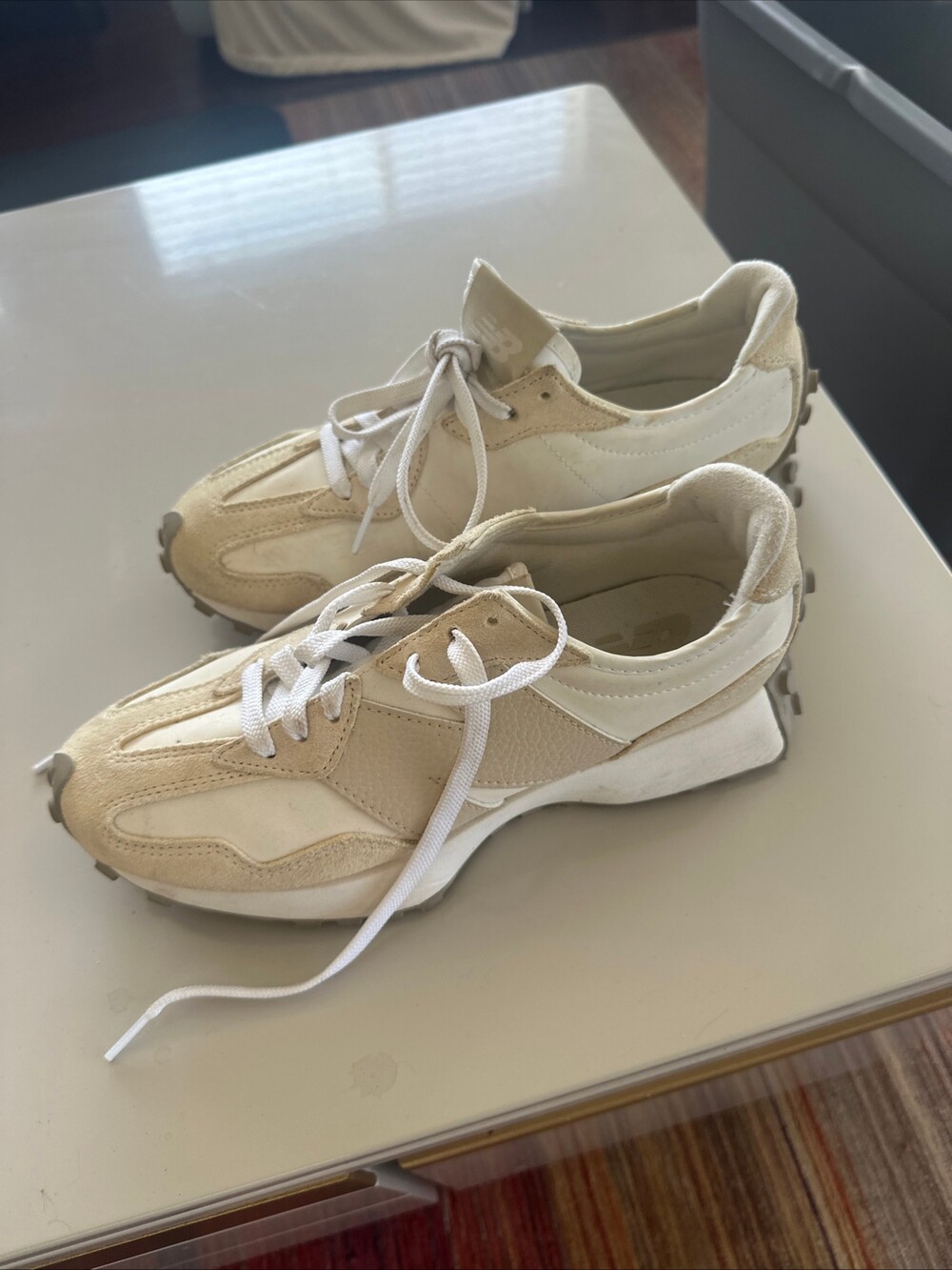 New Balance Sneakers Size 8 Beige White Suede Leather Casual Shoes 327